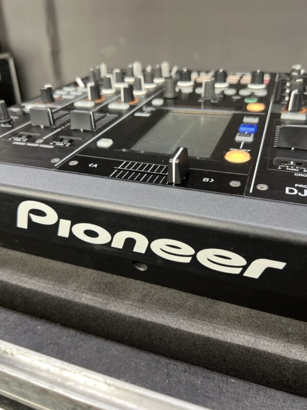 Pioneer DJM-2000 NXS - Image 4