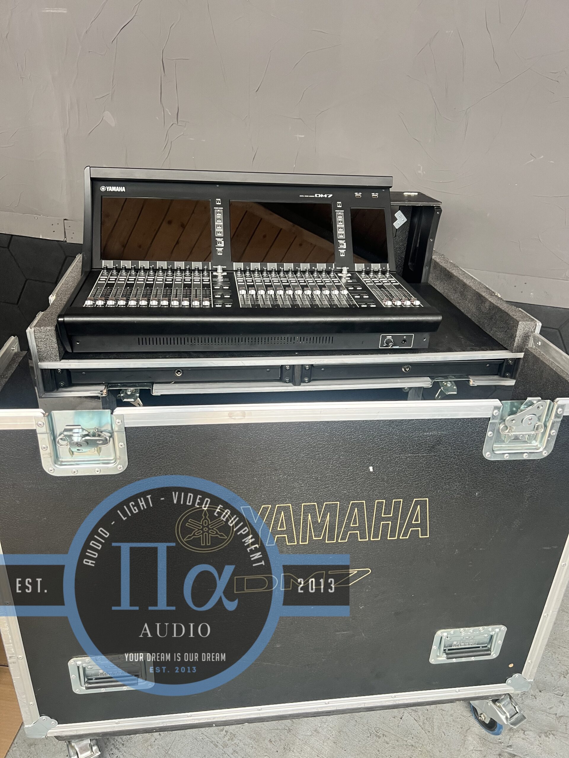 Yamaha DM7 - Image 9