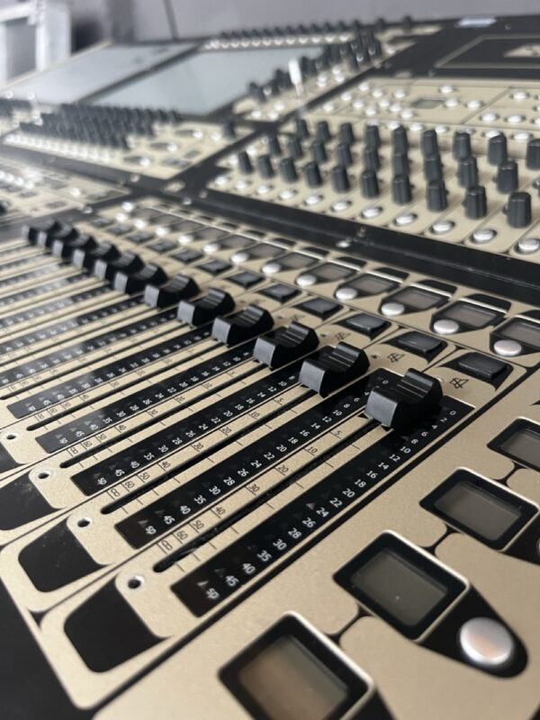 2 DiGiCo SD8-Digirack package - Image 5
