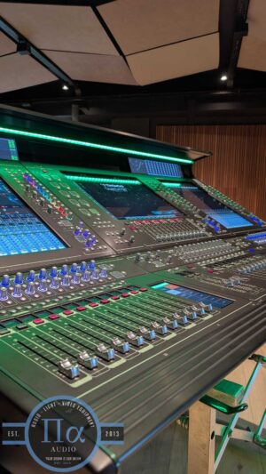 Alternative view of DiGiCo Q852