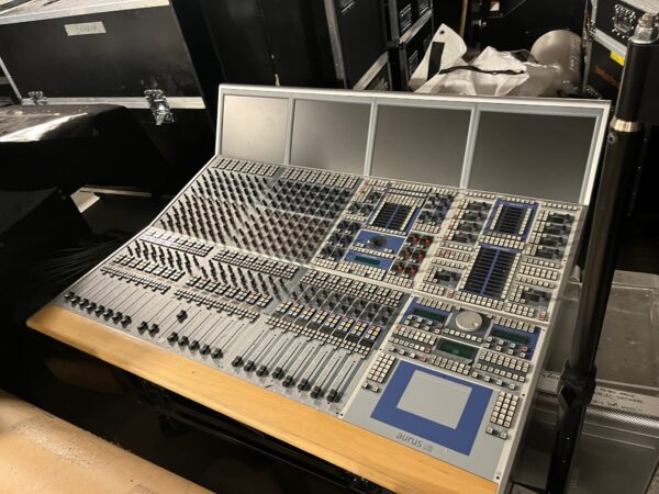 Stagetec Aurus 24