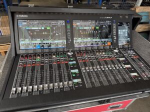 Alternative view of Yamaha DM7